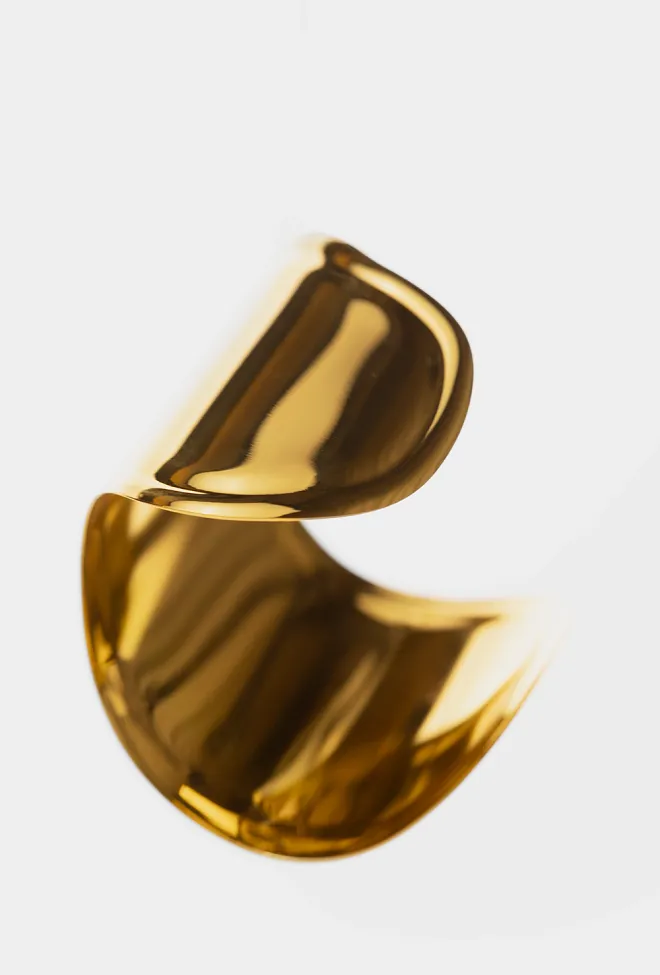 Hiil Studio Jewelry Sculpted Cuff Gold armbånd bangle 2