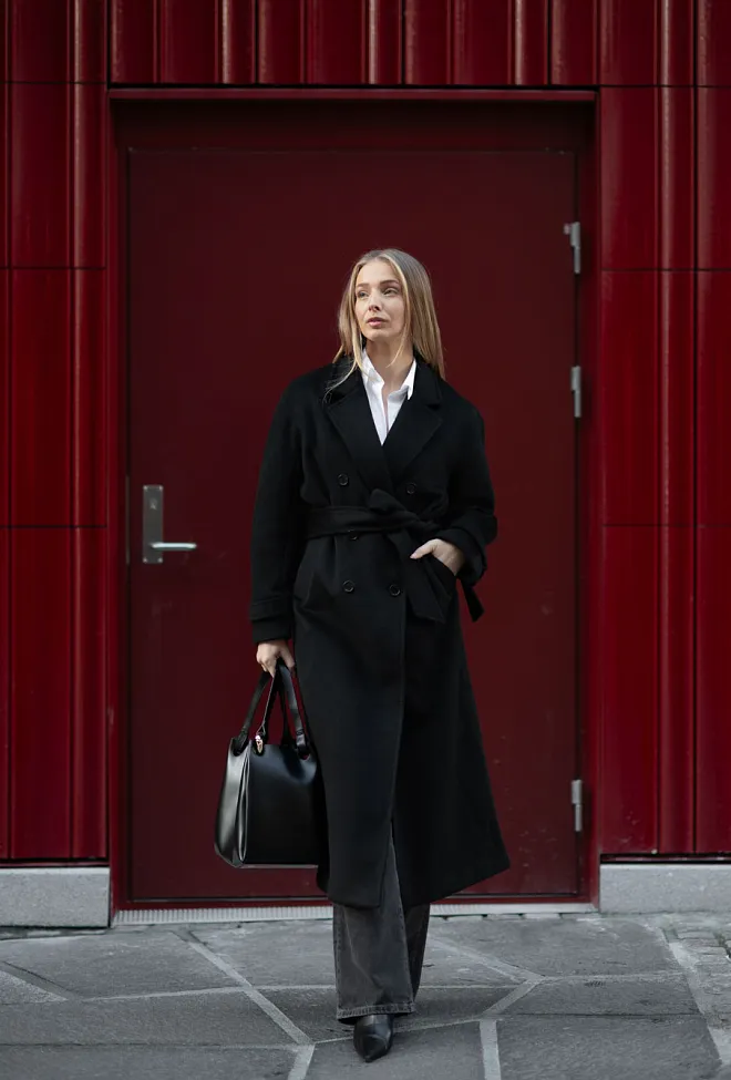 The product Double Breasted Coat Black ullkåpe