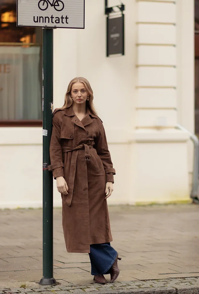 My essential wardrobe MW Tara Suede Trenchcoat Cognac kåpe 3