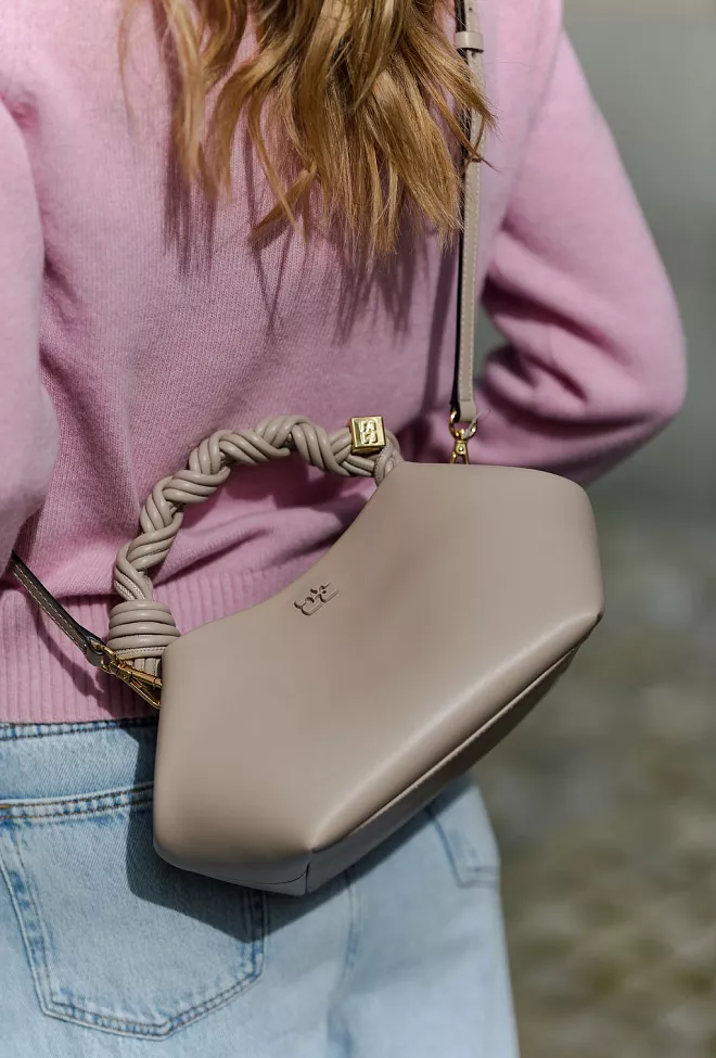 GANNI Bou Bag Small Oyster Gray skulderveske 2