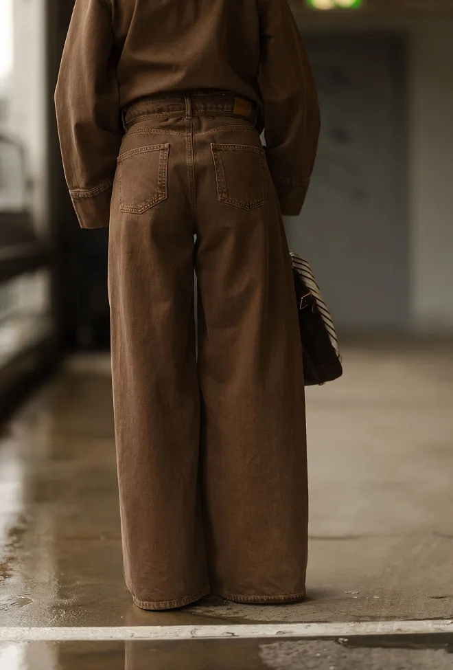 My Essential Wardrobe Karo MW 175 Mid X-Wide Tobacco Brown Washed jeans 4