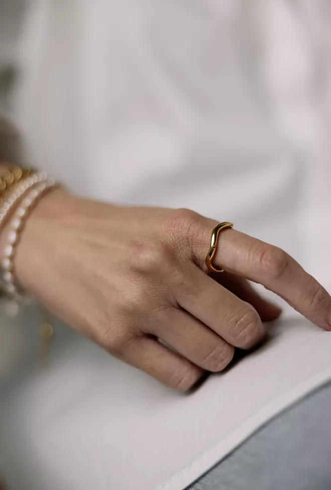 HiiL Studio Jewelry Wavy Ring Gold 
