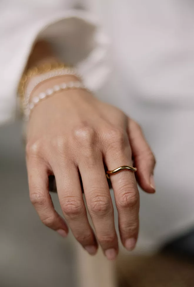 HiiL Studio Jewelry Wavy Ring Gold 2
