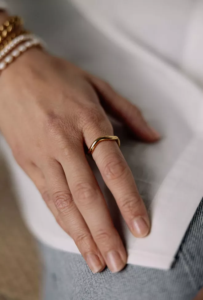 HiiL Studio Jewelry Wavy Ring Gold 3