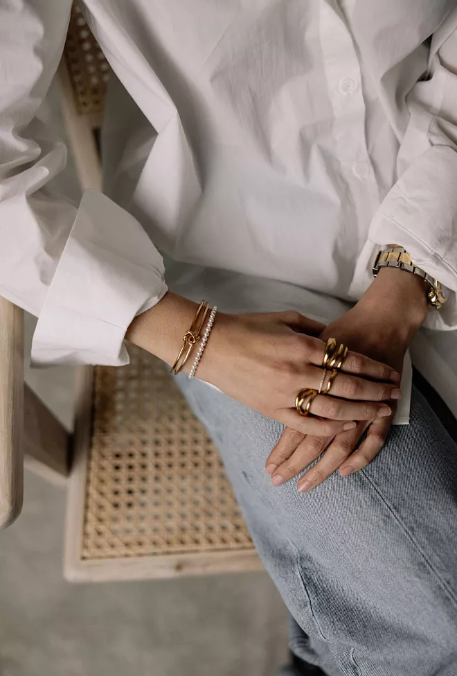 HiiL Studio Jewelry Simple Twist Bangle Gold armbånd 3
