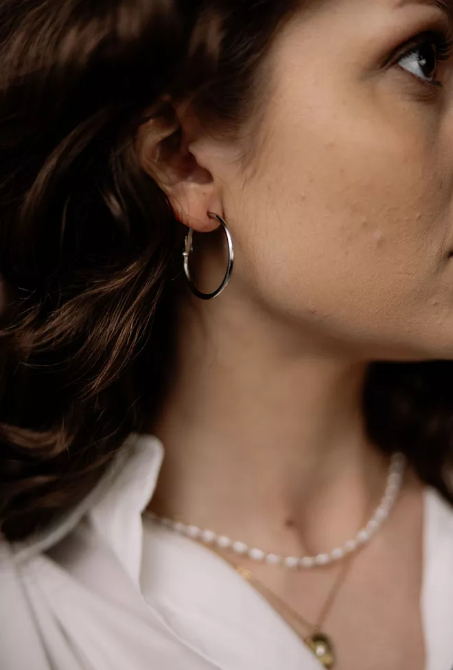 HiiL Studio Jewelry Thin Hoops Medium Silver øredobber 2