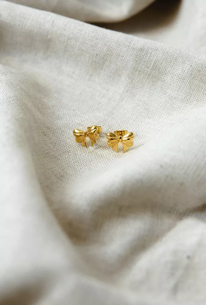 HiiL Studio Jewelry Bow Earrings Gold øredobber 2