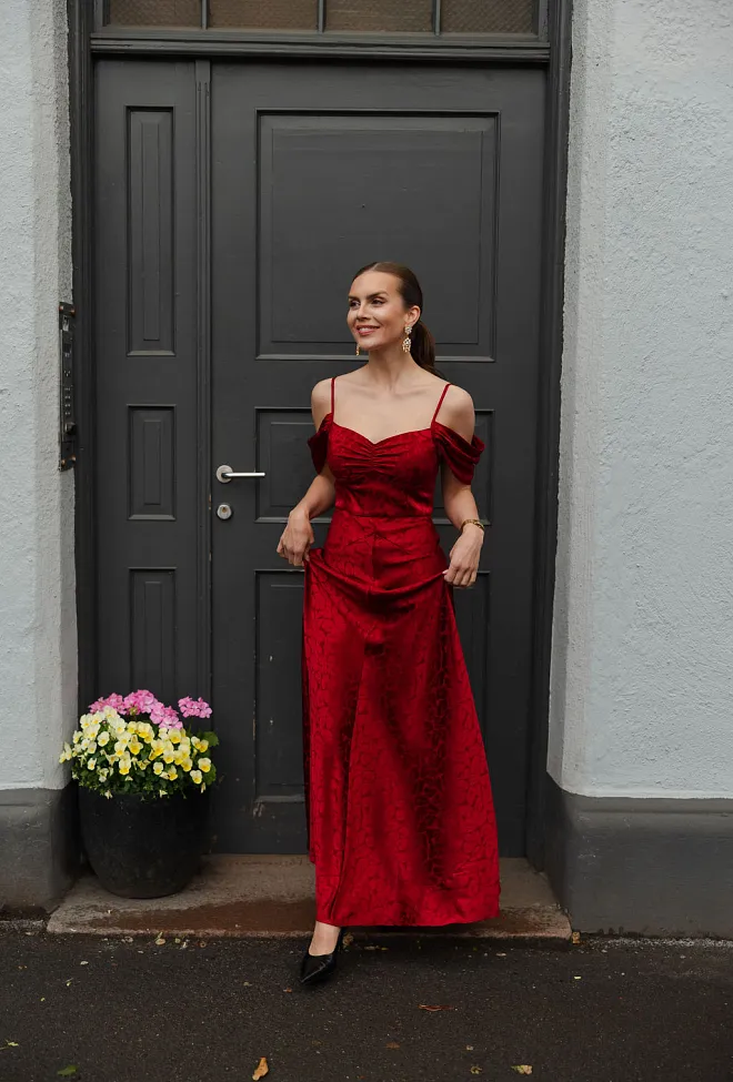 Pia Tjelta Harper Jacquard Maxi Dress Red festkjole silkekjole 4