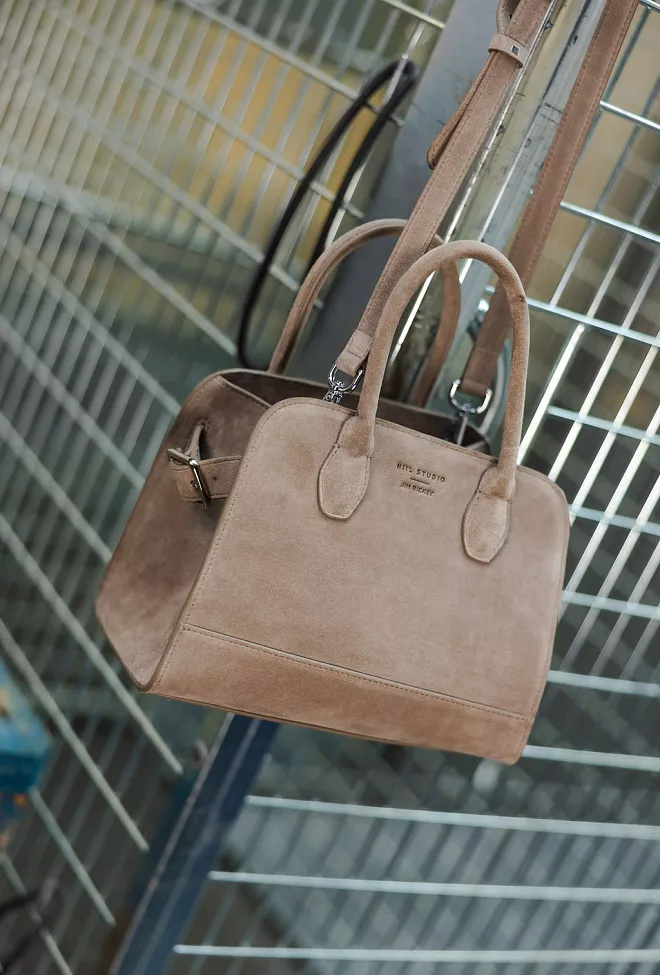 HiiL Studio x Jim Rickey HiiL Tote Small Suede Elephant vesker 4