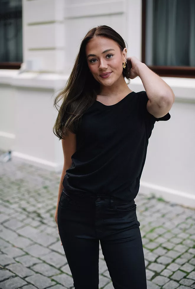 The product wmn bamboo o-neck t-shirt black t-skjorte