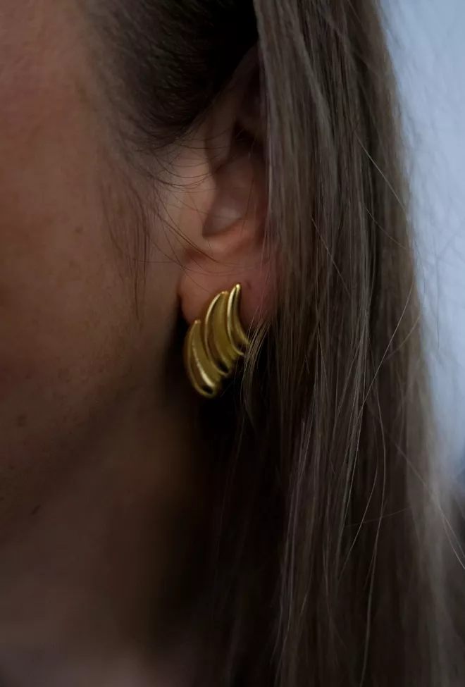 hiil studio jewelry wavy earrings gull øredobber 2