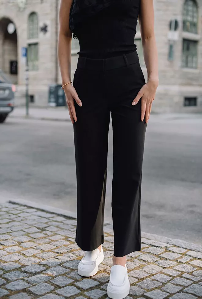 Dena Ankle 285 Black Dressbukse 1