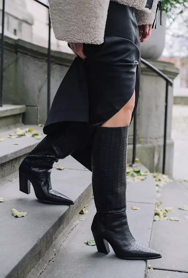 Anny Nord Escape From The West Tall Boot Black Croc støvletter