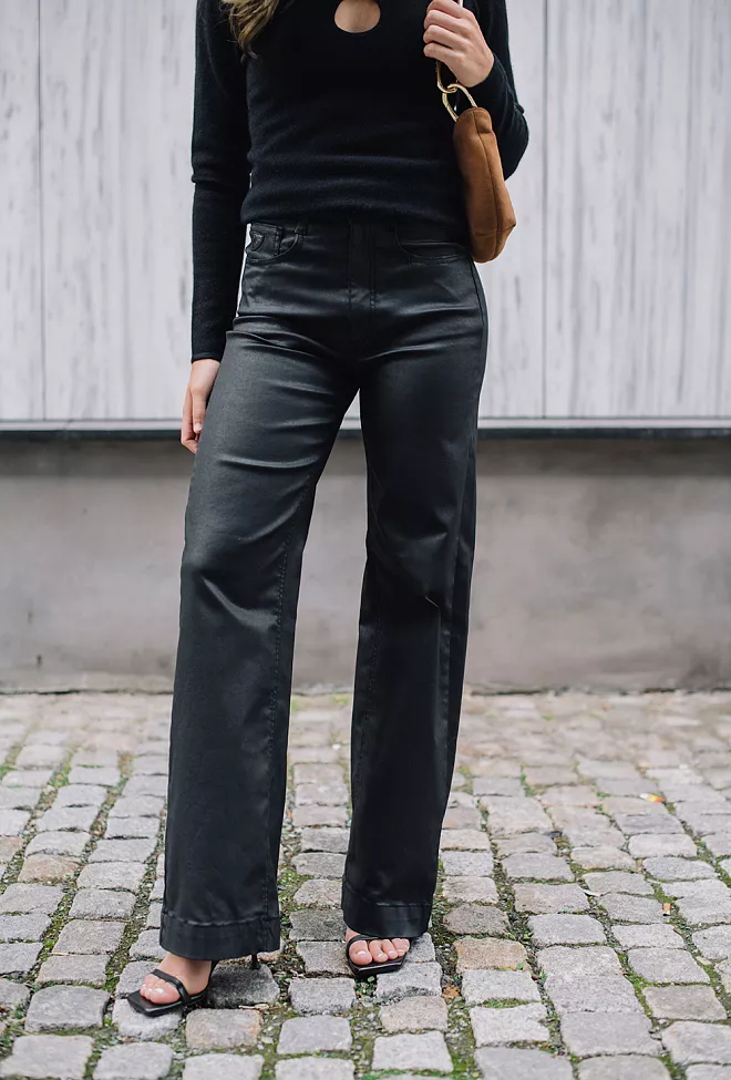 Rosa Montana Tonal Black