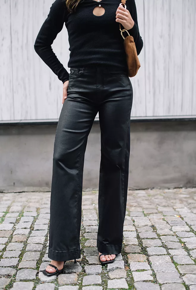 Rosa Montana Tonal Black 3
