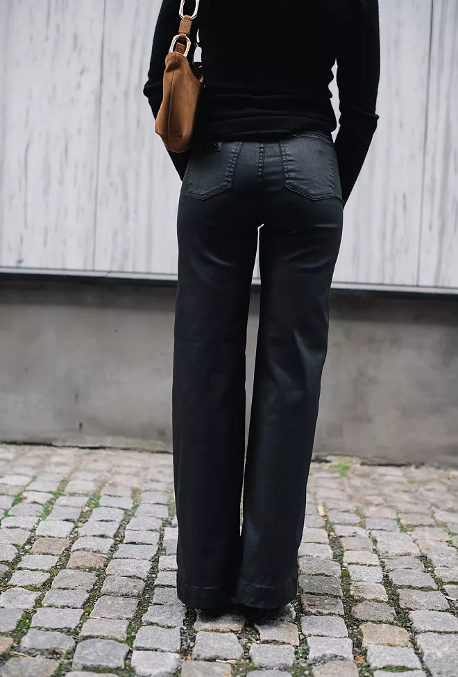 Rosa Montana Tonal Black 5