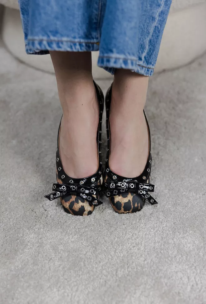 Ganni Eyelets Bow Ballerina Satin Print Leopard Print ballerinasko 3
