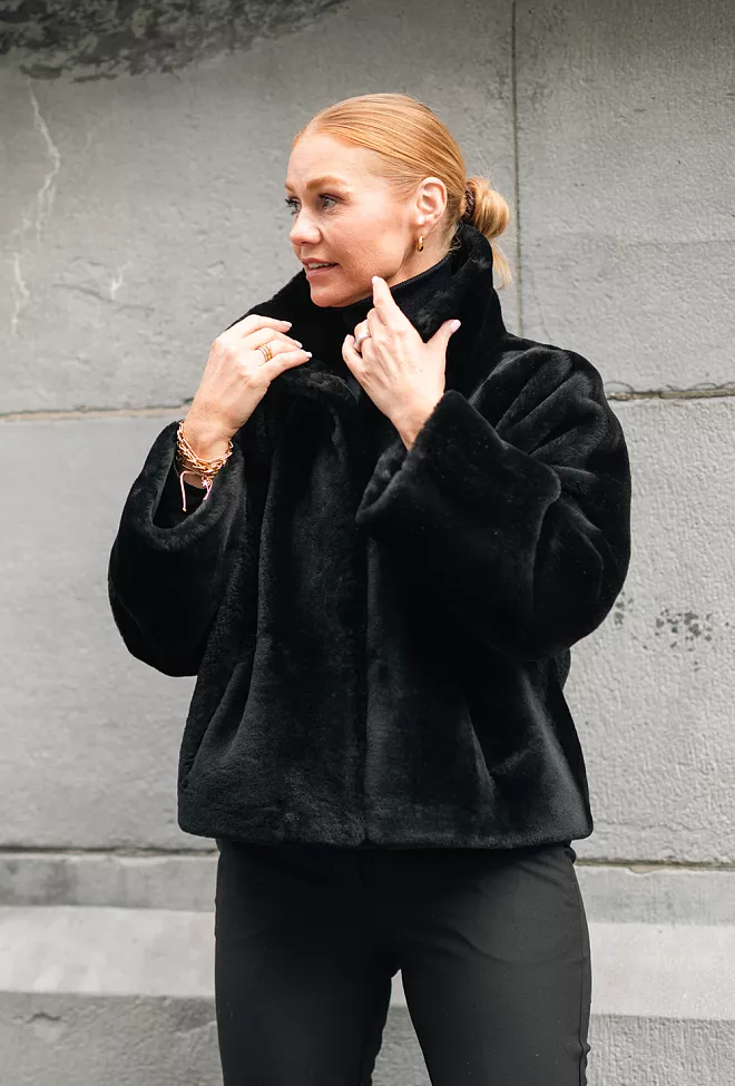 Jayda Jacket Merinillo Straigh Hair Black skinnjakke 3
