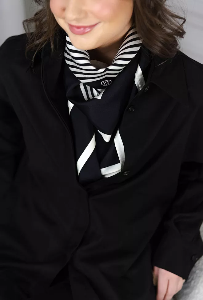 Lescarf No. 2 Black & Cream silkeskjef 3