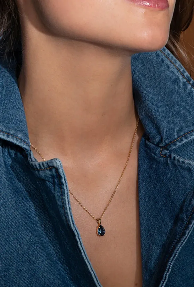 Caroline Svedbom Petite Drop Necklace Gold Denim blue smykke 3