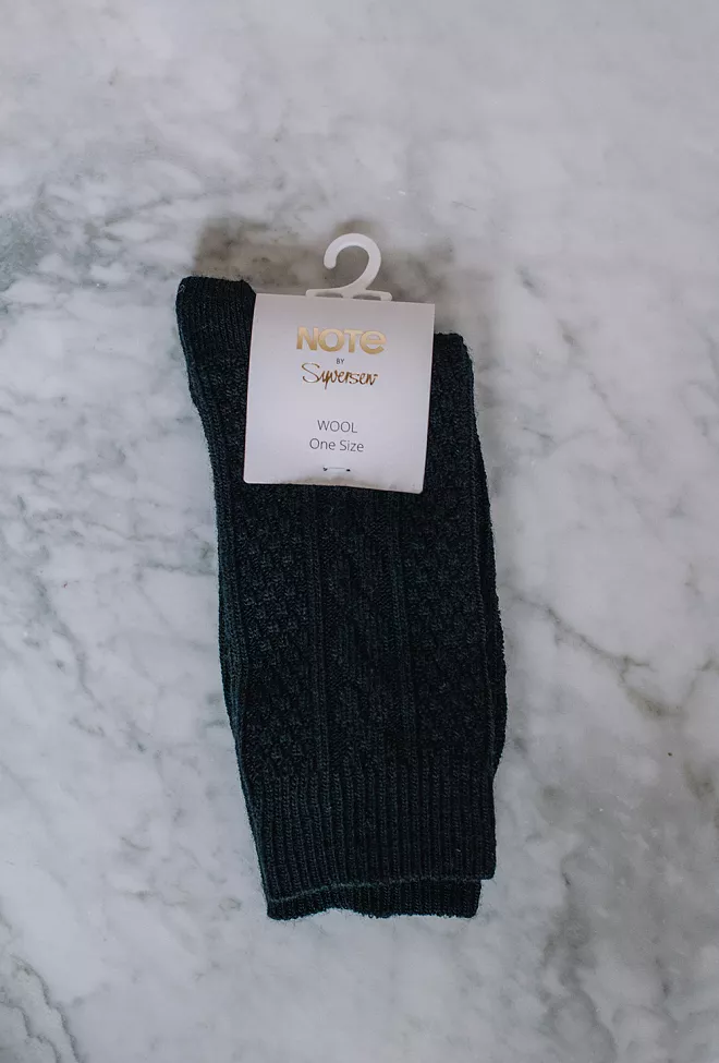 Note By Syversen Wool Cable Socks Black